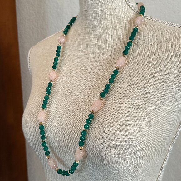 Vintage Rose Quartz and Green Glass Beaded Necklace - Picture 4 of 5